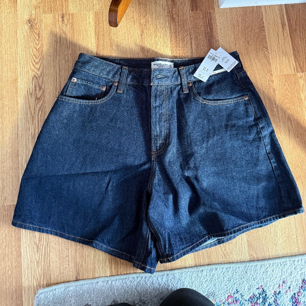 Abercrombie & Fitch shorts- size 30